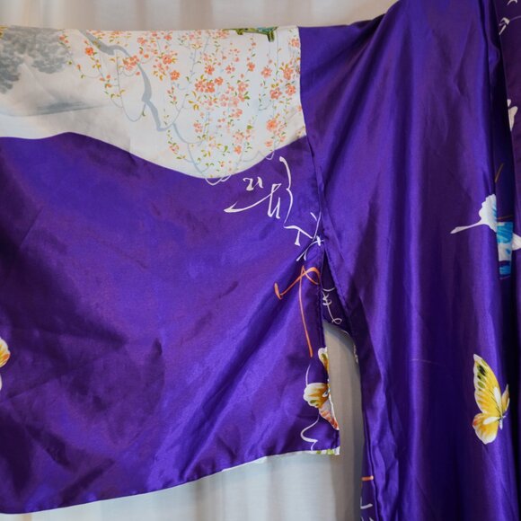 Beautiful Japanese Butterfly Traditional Kimono - Japan Import, Made in Japan - Picture 5 of 14